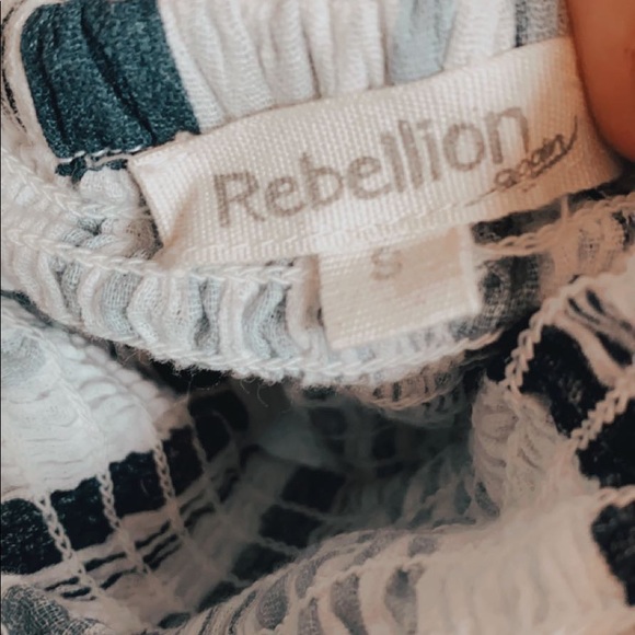 off the shoulder float blouse - Picture 4 of 4